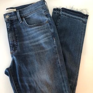 Aritzia Denim Forum Nico Mid Rise Skinny Crop, Size 30